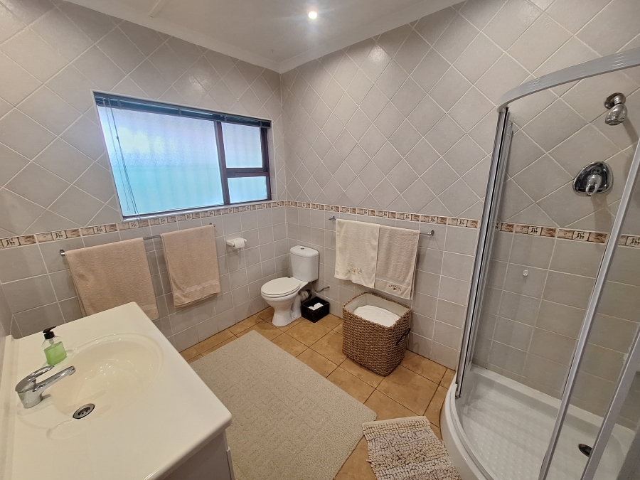 3 Bedroom Property for Sale in Wavecrest Eastern Cape